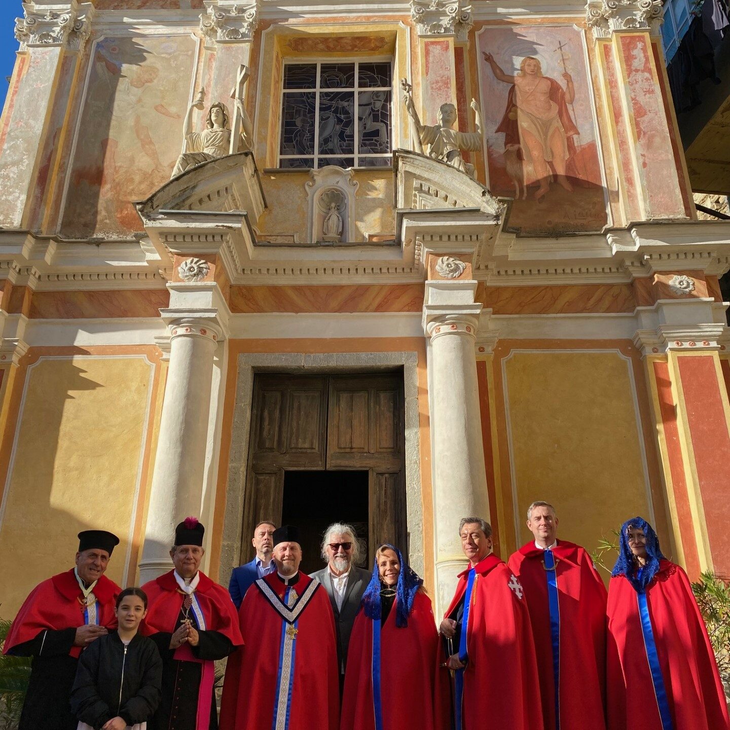 Membri dell'Ordine durante la cerimonia di fondazione